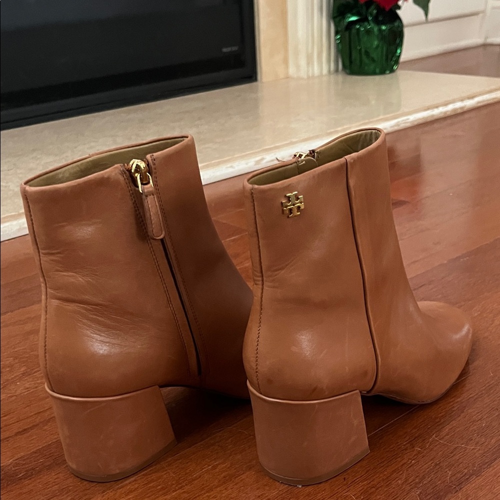 Tory Burch Tan Leather Block Heel Ankle Booties size 9M